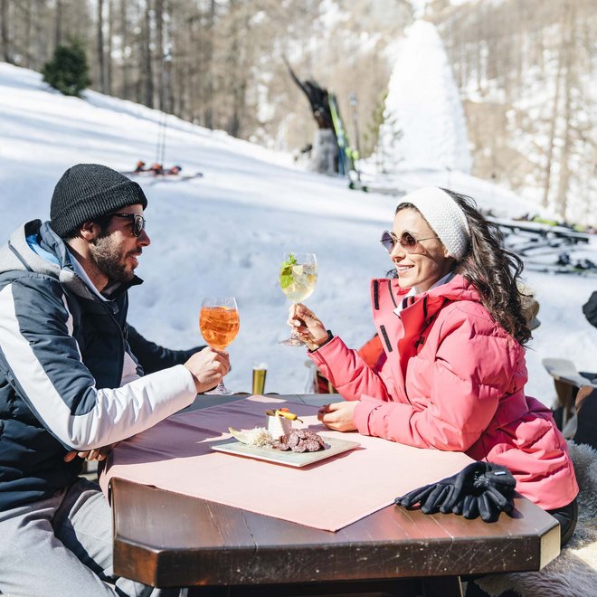Die Schmuggler-Alm: Kulinarik, Après-Snow-Erlebnis, Shopping Die Schmuggler-Alm: Kulinarik, Après-Snow-Erlebnis, Shopping