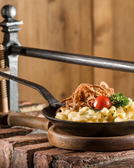 Die Schmuggler-Alm: Kulinarik, Après-Snow-Erlebnis, Shopping Die Schmuggler-Alm: Kulinarik, Après-Snow-Erlebnis, Shopping