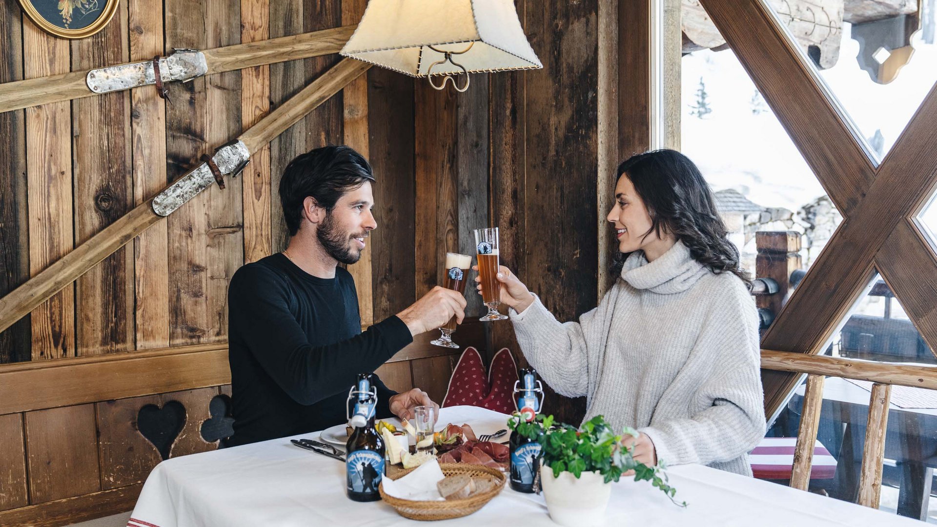 Die Schmuggler-Alm: Kulinarik, Après-Snow-Erlebnis, Shopping Die Schmuggler-Alm: Kulinarik, Après-Snow-Erlebnis, Shopping
