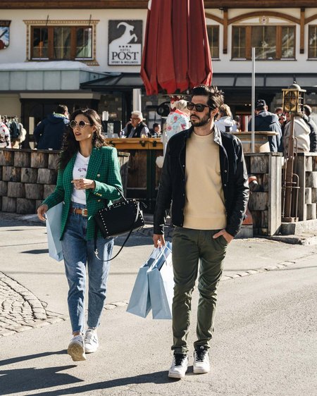 Zollfrei Einkaufen in Samnaun im Duty-Free-Paradies Zollfrei Einkaufen in Samnaun im Duty-Free-Paradies