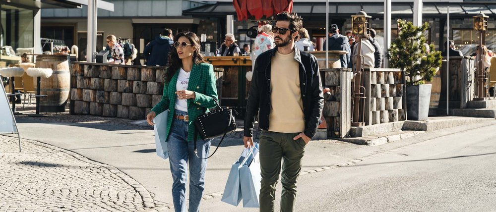 Zollfrei Einkaufen in Samnaun im Duty-Free-Paradies Zollfrei Einkaufen in Samnaun im Duty-Free-Paradies