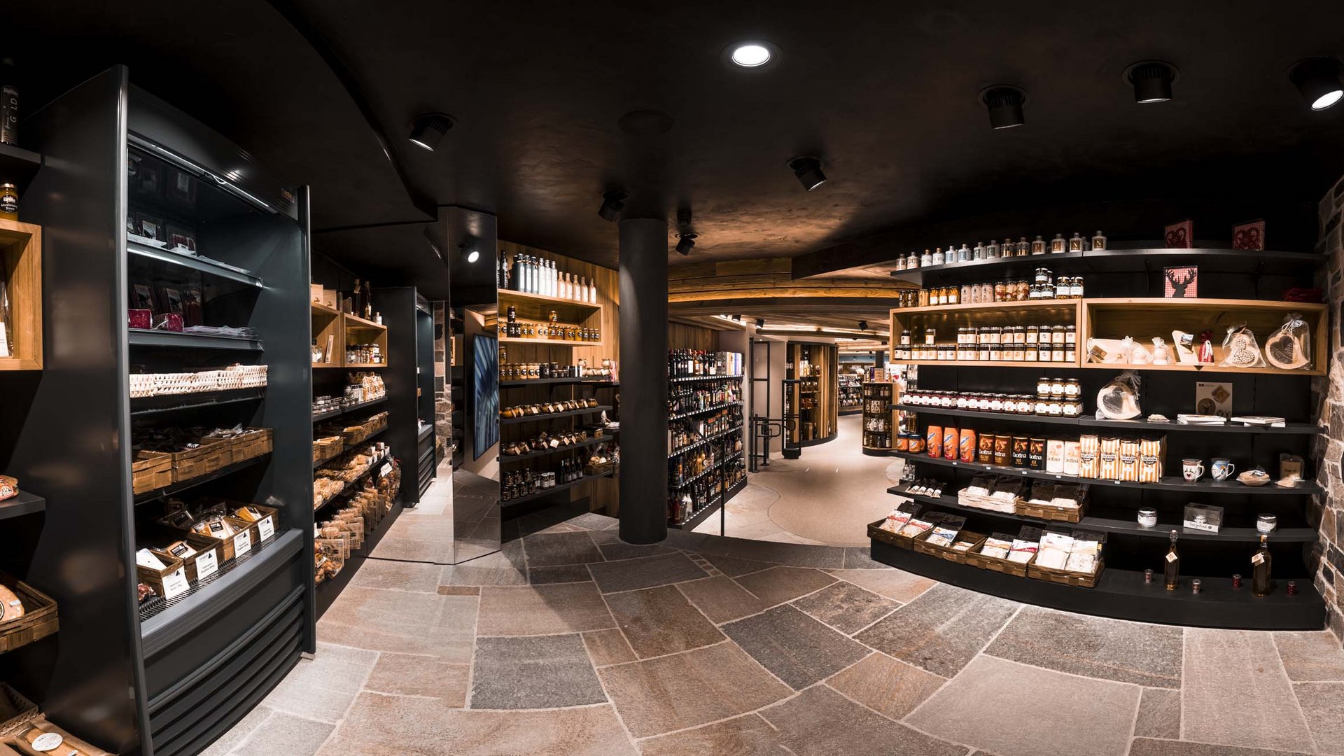 Zollfrei Einkaufen in Samnaun im Duty-Free-Paradies Zollfrei Einkaufen in Samnaun im Duty-Free-Paradies