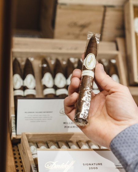 Zollfrei Einkaufen in Samnaun im Duty-Free-Paradies Zollfrei Einkaufen in Samnaun im Duty-Free-Paradies