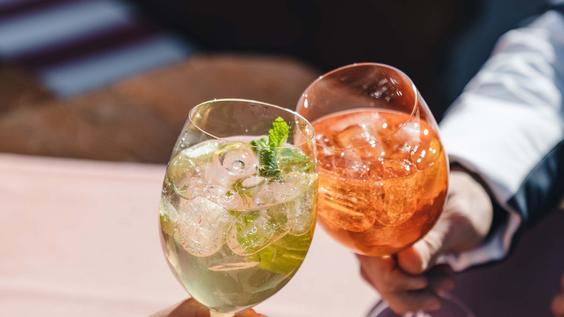 Après-Bike? Schmuggler-Bar in Samnaun! Après-Bike? Schmuggler-Bar in Samnaun!