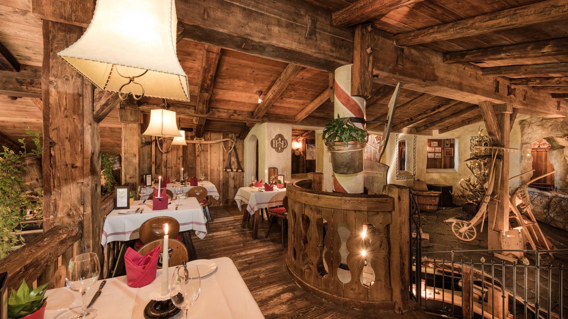 Jetzt reservieren: Schmuggler-Alm & Bar in Samnaun