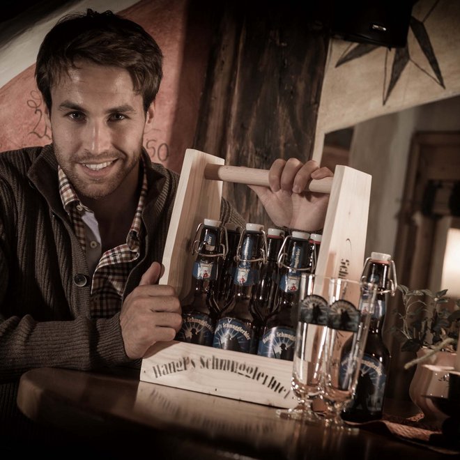 Après-Snow-Treff in Samnaun. Apès-Ski Bar-Club-Disko Après-Snow-Treff in Samnaun. Apès-Ski Bar-Club-Disko