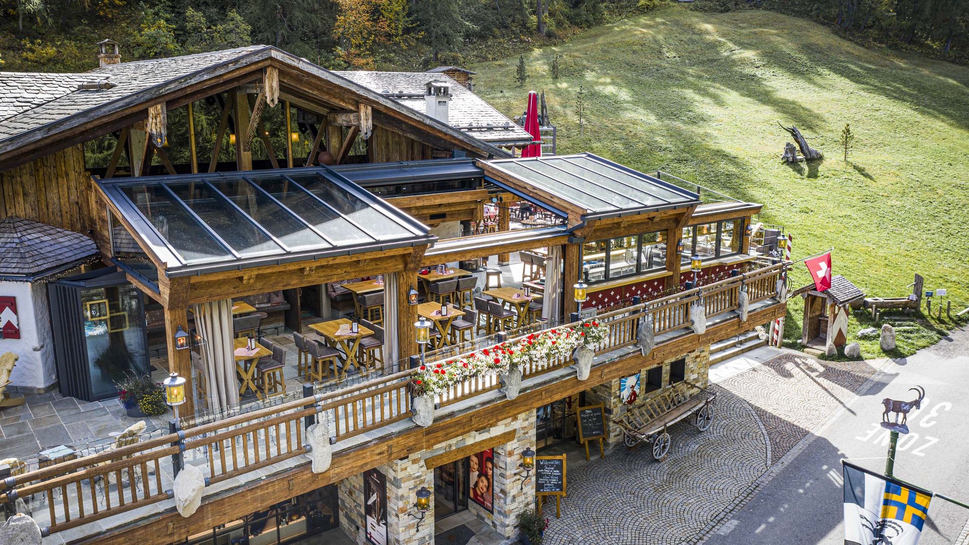 Schmuggler-Alm in Samnaun: Bar, Restaurant & mehr Schmuggler-Alm in Samnaun: Bar, Restaurant & mehr