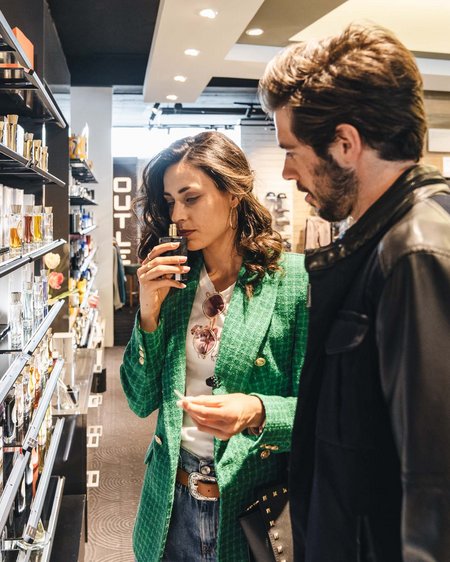 Zollfrei Einkaufen in Samnaun im Duty-Free-Paradies Zollfrei Einkaufen in Samnaun im Duty-Free-Paradies