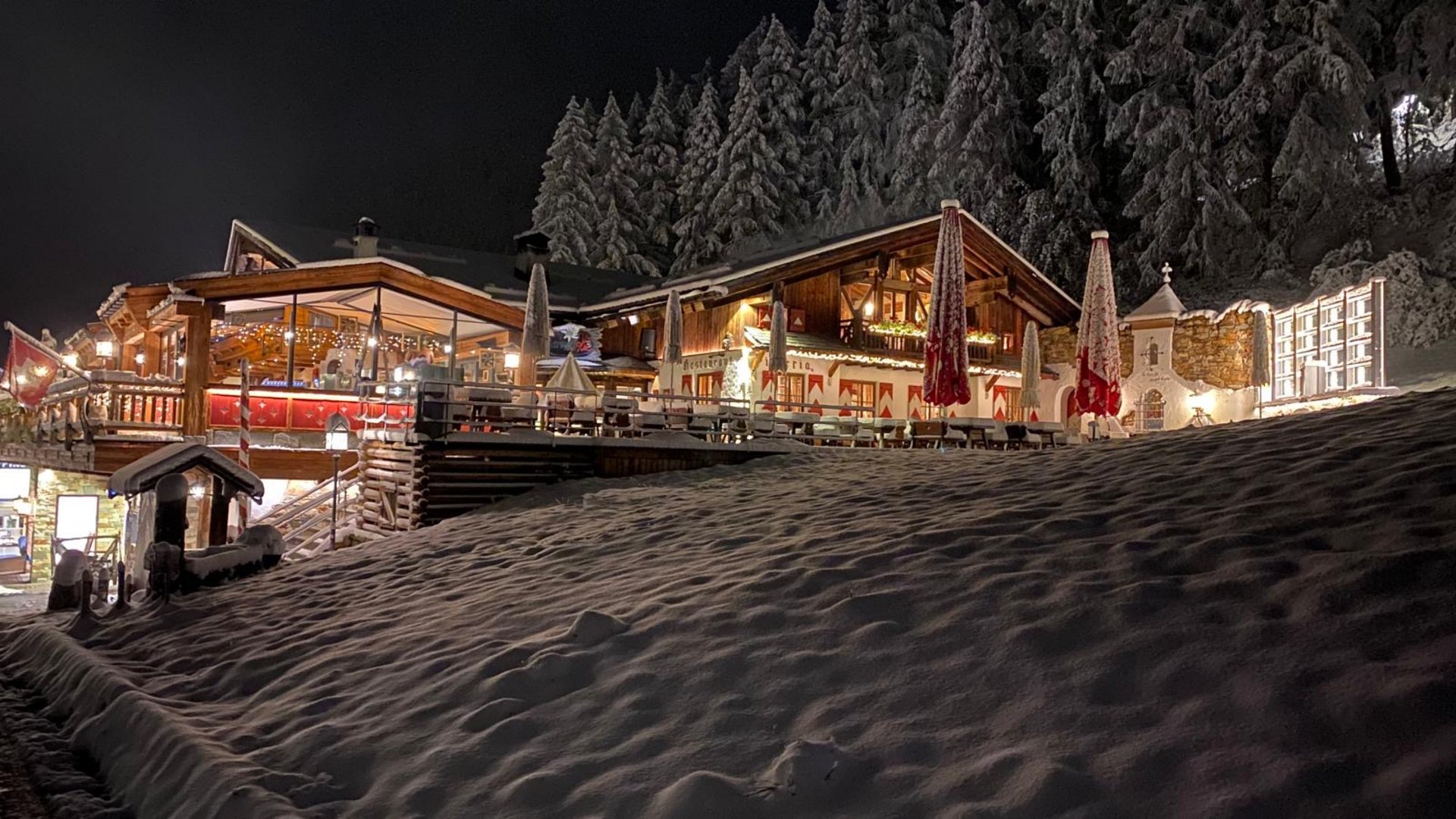 Schmuggler-Alm: Culinary delights, après-snow experience, shopping Schmuggler-Alm: Culinary delights, après-snow experience, shopping