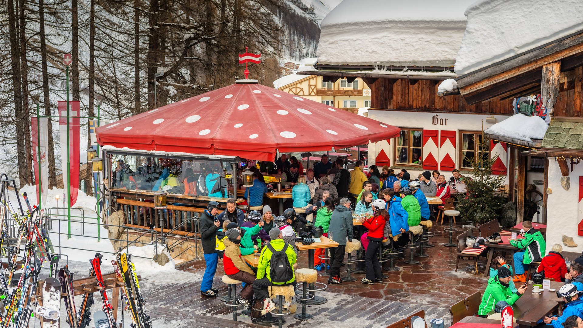 Après-Snow-Treff in Samnaun. Apès-Ski Bar-Club-Disko Après-Snow-Treff in Samnaun. Apès-Ski Bar-Club-Disko