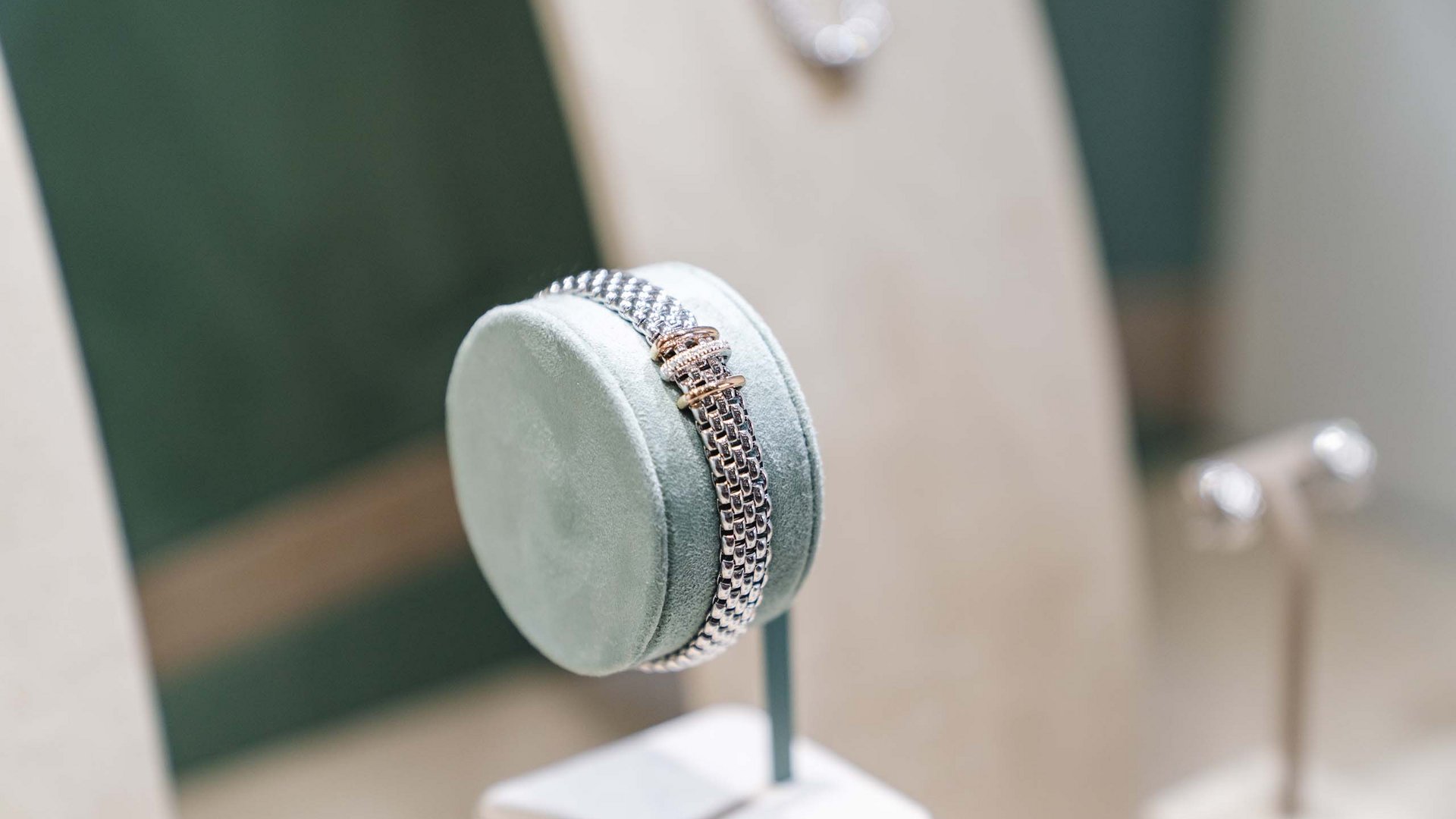 Zollfreie Uhren & Schmuck in Samnaun:Schmuggler-Alm Zollfreie Uhren & Schmuck in Samnaun:Schmuggler-Alm