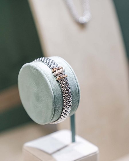 Zollfreie Uhren & Schmuck in Samnaun:Schmuggler-Alm Zollfreie Uhren & Schmuck in Samnaun:Schmuggler-Alm