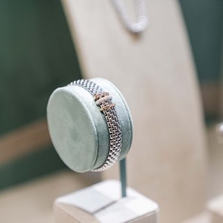 Shopping in Samnaun: welcome to Schmuggler-Alm! Shopping in Samnaun: welcome to Schmuggler-Alm!