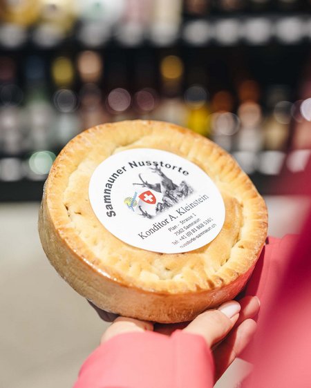 Zollfrei Einkaufen in Samnaun im Duty-Free-Paradies Zollfrei Einkaufen in Samnaun im Duty-Free-Paradies