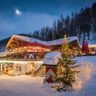 Schmuggler-Alm in Samnaun: Bar, Restaurant & mehr Schmuggler-Alm in Samnaun: Bar, Restaurant & mehr
