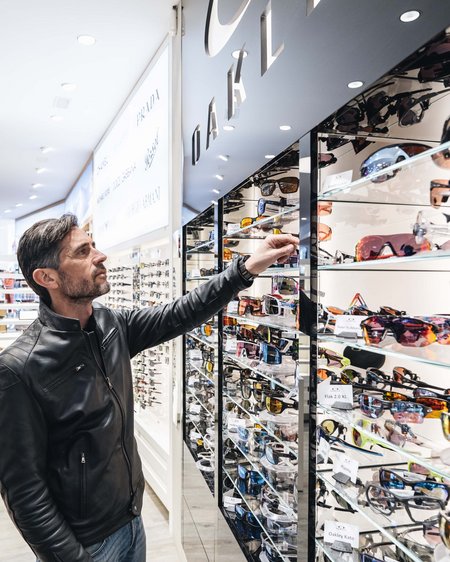 Zollfrei Einkaufen in Samnaun im Duty-Free-Paradies Zollfrei Einkaufen in Samnaun im Duty-Free-Paradies