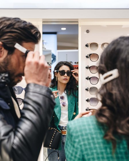 Shopping in Samnaun: welcome to Schmuggler-Alm! Shopping in Samnaun: welcome to Schmuggler-Alm!